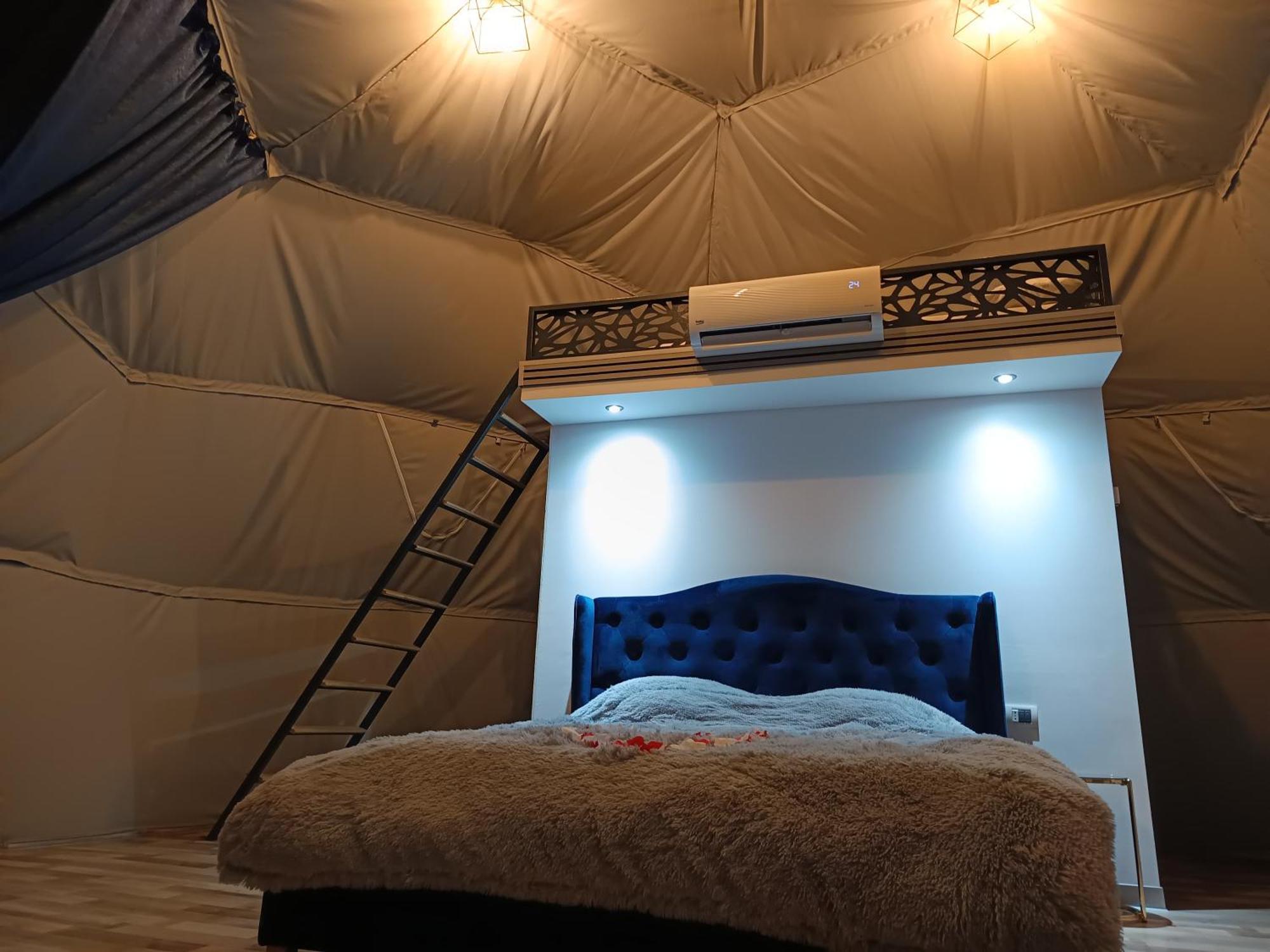 Sun Garden Glamping Domes Hotel Calimanesti Ngoại thất bức ảnh